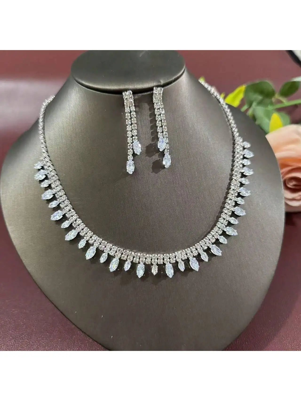 Luxury Jewelry Set for Women: Diamond Necklace + Earrings, Fashionably Elegant, Simple and Versatile, Perfect for Evening Partie