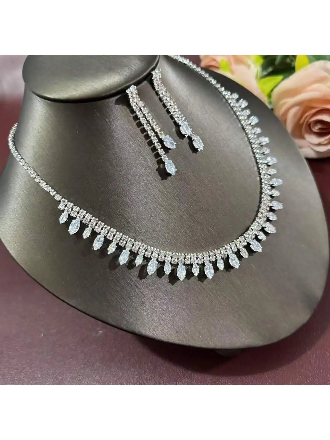 Luxury Jewelry Set for Women: Diamond Necklace + Earrings, Fashionably Elegant, Simple and Versatile, Perfect for Evening Partie