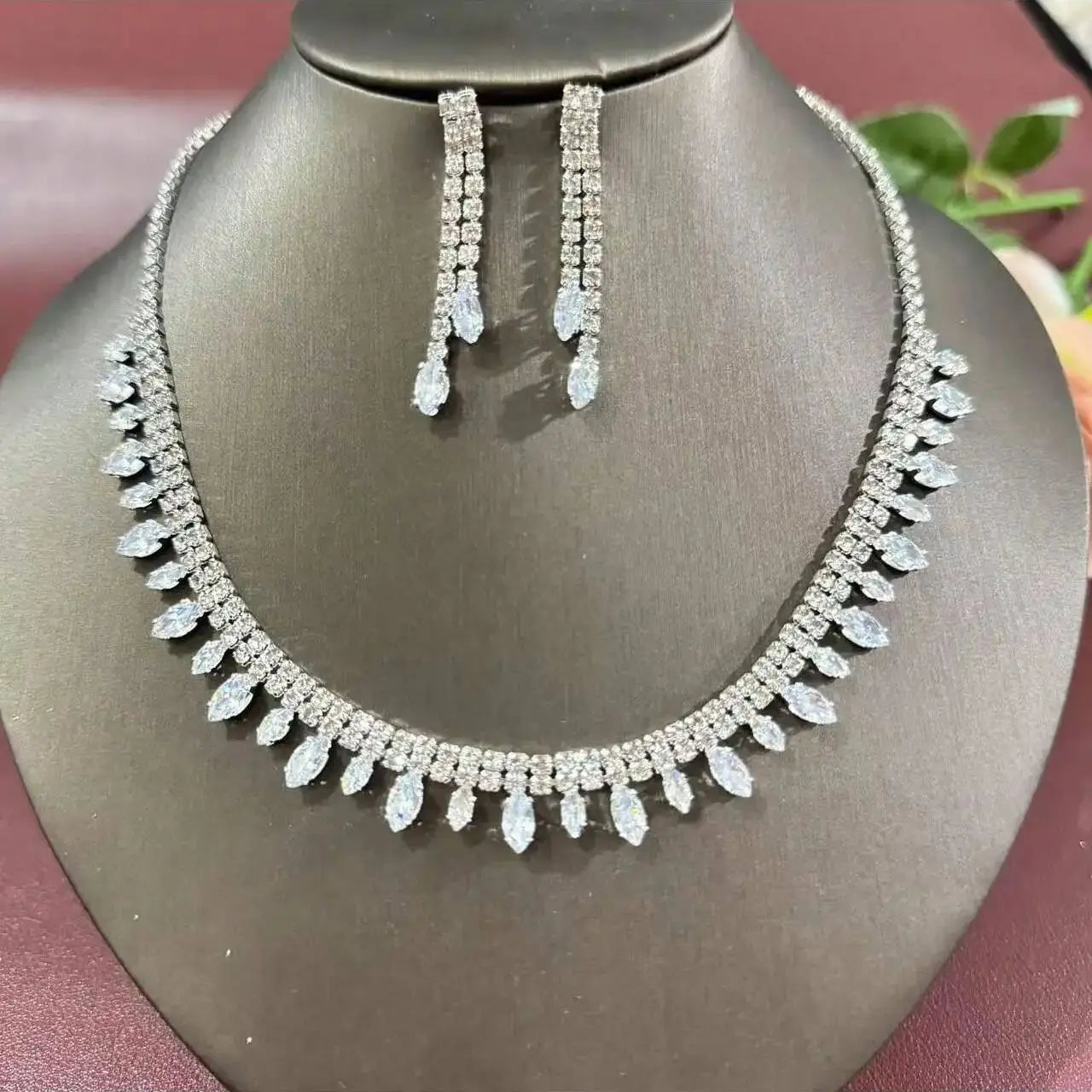 Luxury Jewelry Set for Women: Diamond Necklace + Earrings, Fashionably Elegant, Simple and Versatile, Perfect for Evening Partie